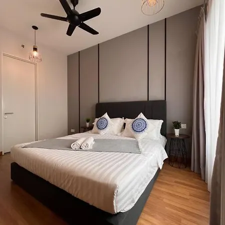 Tropicana 218 Spacious Luxury City 3Bedroom 3 Car Park 11Pax George Town Exterior photo