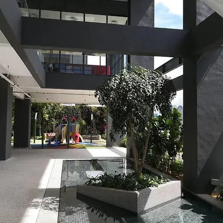 Tropicana 218 Spacious Luxury City 3Bedroom 3 Car Park 11Pax George Town Exterior photo