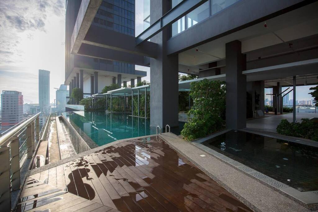 Apartment Tropicana 218 Spacious Luxury 3bedroom 3 Car Park 11pax *