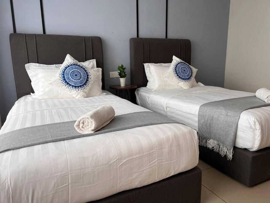 Tropicana 218 Spacious Luxury 3bedroom 3 Car Park 11pax * George Town