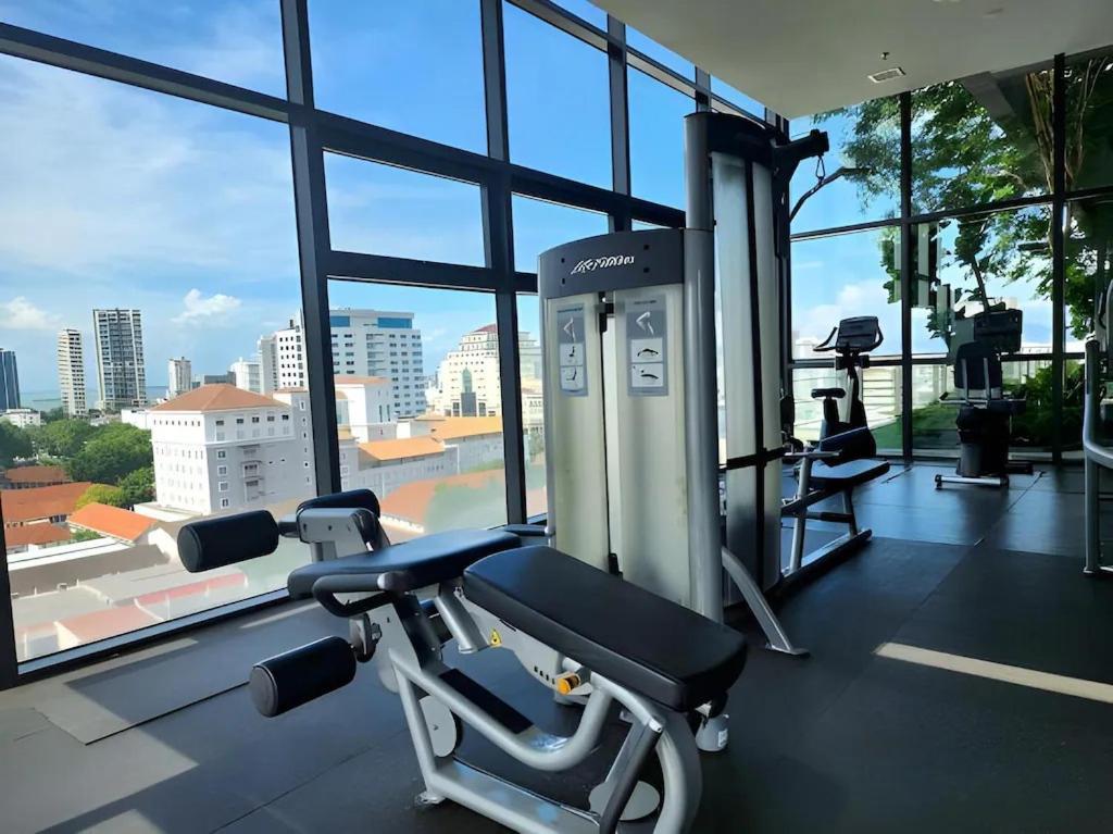Tropicana 218 Spacious Luxury 3bedroom 3 Car Park 11pax George Town